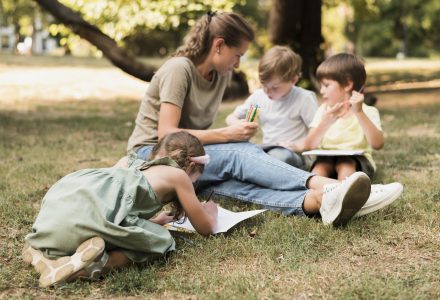 Devenir au pair aux USA : une aventure humaine et accessible pour les jeunes françaises